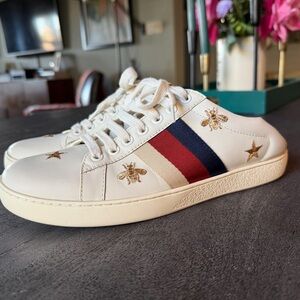 Gucci White Sneakers with Embroidered Bees and Stripes